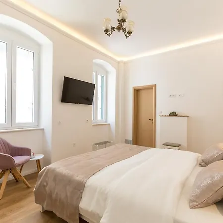 Maniva Old Town Luxury Rooms - Prime Spot By Riva Promenade 4* Split