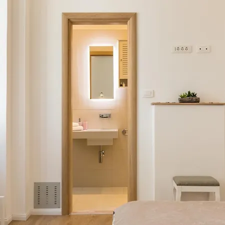 Guest house Maniva Old Town Luxury Rooms - Prime Spot By Riva Promenade 4*
