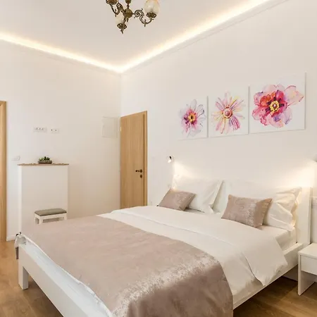 Maniva Old Town Luxury Rooms - Prime Spot By Riva Promenade 4* Split