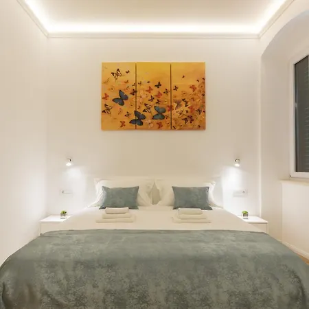 Maniva Old Town Luxury Rooms - Prime Spot By Riva Promenade