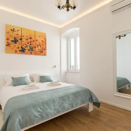 Maniva Old Town Luxury Rooms - Prime Spot By Riva Promenade Split