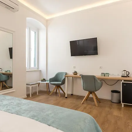 Maniva Old Town Luxury Rooms - Prime Spot By Riva Promenade Guest house