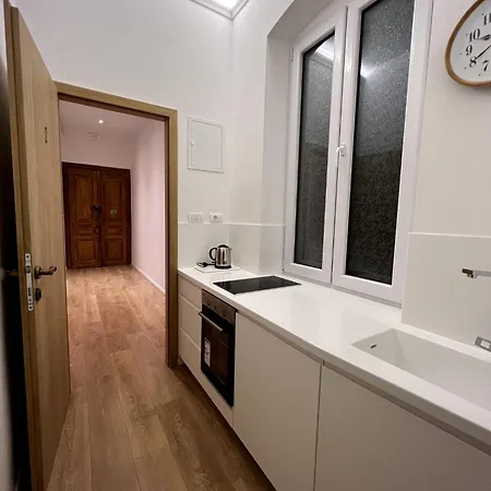 Guest house Maniva Old Town Luxury Rooms - Prime Spot By Riva Promenade