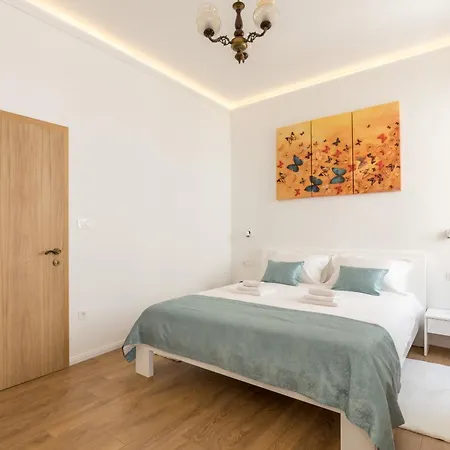 Maniva Old Town Luxury Rooms - Prime Spot By Riva Promenade 4*